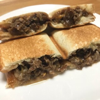 ホットサンド〜作り置きの牛肉のしぐれ煮♪